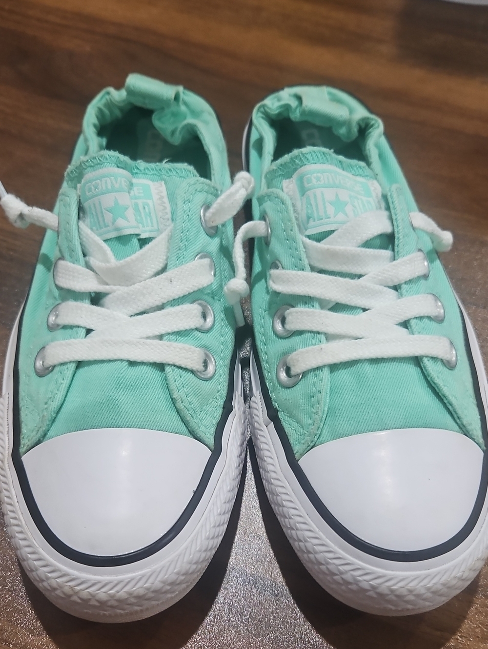 Converse Chucks Womens Low Top Sneakers in Mint Green and White size 6 like new